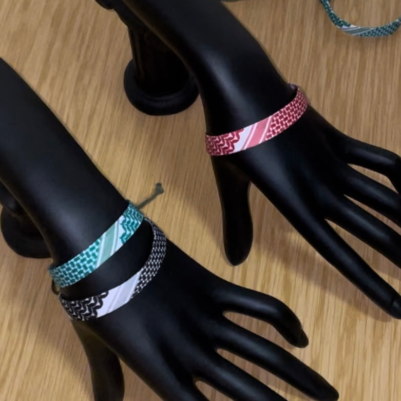 Shemagh-Armband für Männer und Frauen – Anpassbares Armband aus geflochtenem Stoff in Rot, Schwarz und Grün, inspiriert von arabischen, kurdischen, muslimischen und jesidischen Kulturen