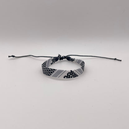 Shemagh-Armband für Männer und Frauen – Anpassbares Armband aus geflochtenem Stoff in Rot, Schwarz und Grün, inspiriert von arabischen, kurdischen, muslimischen und jesidischen Kulturen
