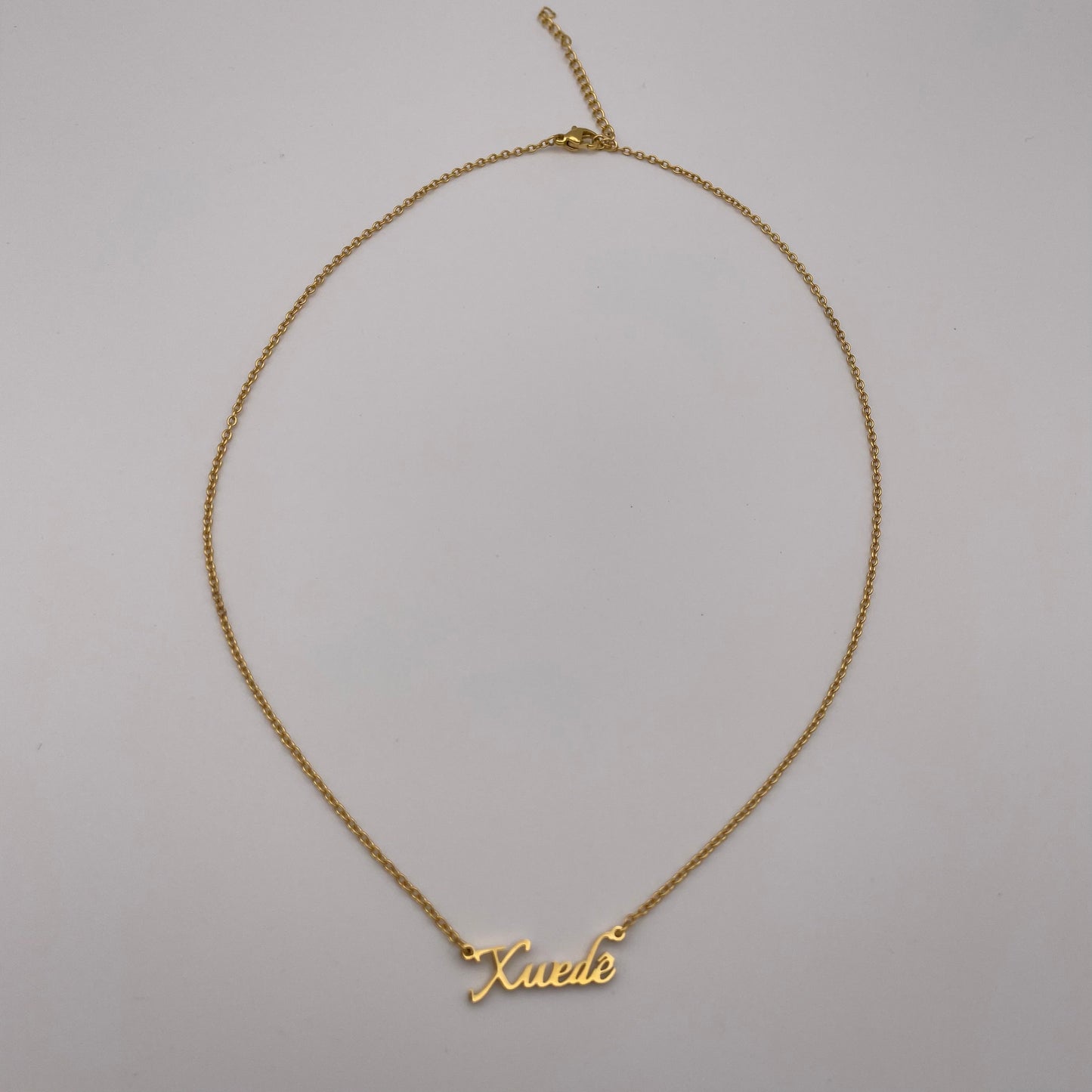 Jesidische Kette mit Kurdischer Schrift „Xwede“ - Gold & Silber | Symbol für Gott | Eleganter Schmuck für Jesiden & Kurden